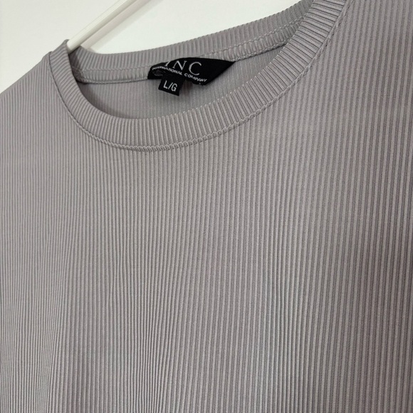 🎉4/30$🎉 INC Grey Minimalist T-Shirt - Large 🤍 - Picture 2 of 4